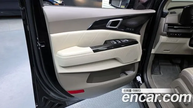 2021 Kia Carnival 4Generation 7-Seater Signature Sold VIN KNANE81BBMS001244 – interior seats