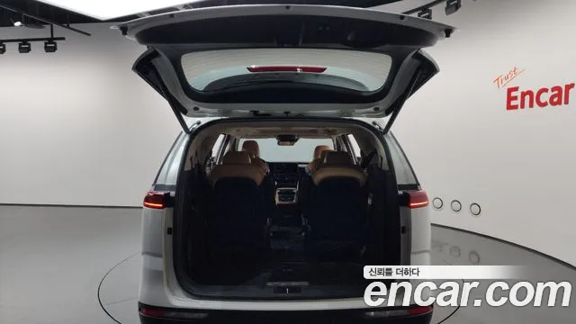 2021 Kia Carnival 4Generation 9-Seater Signature Sold VIN KNANE81BBMS003158 – side profile