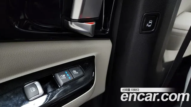 2021 Kia Carnival 4th Gen 9-Seater Signature Sold VIN KNANE81BBMS015207 – interior seats
