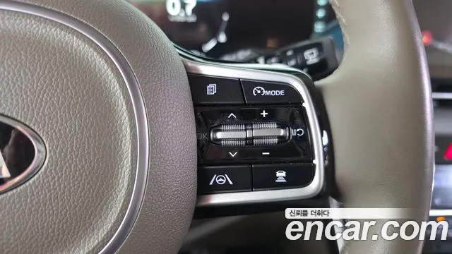 2021 Kia Carnival 4Generation 9-Seater Signature Sold VIN KNANE81BBMS048224 – side profile