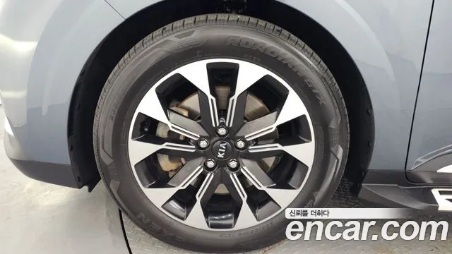 2021 Kia Carnival 4th Gen 7-Seater Signature Sold VIN KNANE81BBMS052676 – exterior detail