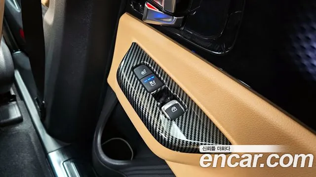 2021 Kia Carnival 4Generation 7-Seater Signature Sold VIN KNANE81BBMS056005 – side profile
