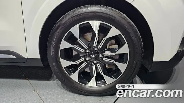 2021 Kia Carnival 4th Gen 9-Seater Signature Sold VIN KNANE81BBMS066391 – exterior detail
