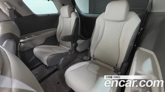2021 Kia Carnival 4th Gen 9-Seater Signature Sold VIN KNANE81BBMS080131 – interior seats