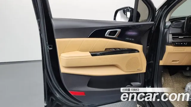 2021 Kia Carnival 4Generation 9-Seater Signature Sold VIN KNANE81BBMS084703 – trunk area