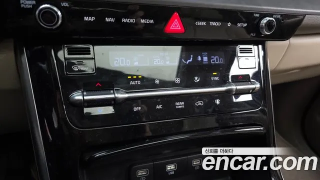2021 Kia Carnival 4Generation 9-Seater Signature Sold VIN KNANE81BBMS095618 – exterior detail