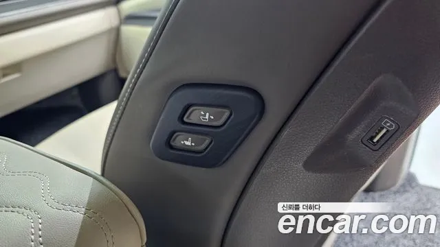 2021 Kia Carnival 4Generation 7-Seater Signature Sold VIN KNANE81BBMS100155 – side profile
