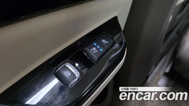 2022 Kia Carnival 4th Gen 9-Seater Signature Sold VIN KNANE81BBNS164594 – interior seats