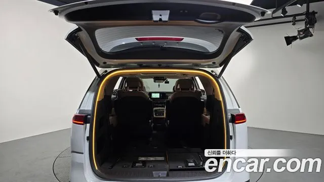 2022 Kia Carnival 4Generation 7-Seater Signature Sold VIN KNANE81BBNS172445 – trunk area