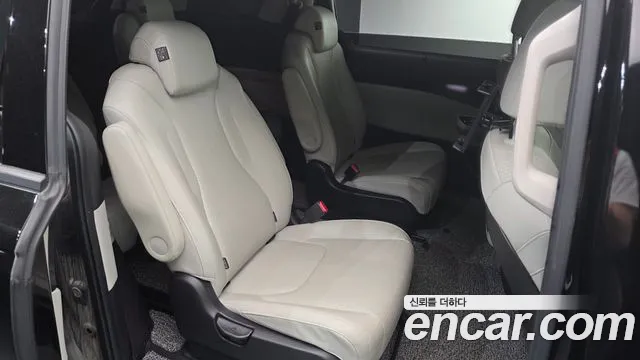 2022 Kia Carnival 4th Gen 9-Seater Signature Sold VIN KNANE81BBNS183171 – trunk area