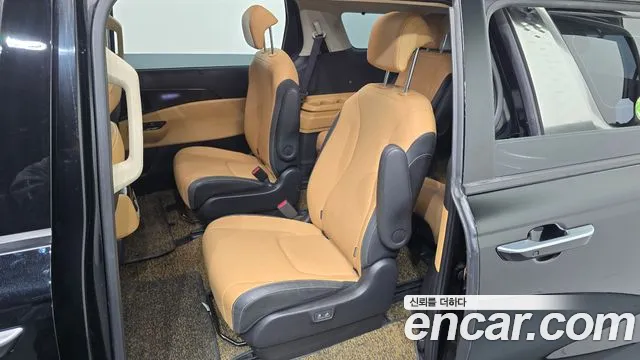 2023 Kia Carnival 4Generation 9-Seater Signature Sold VIN KNANE81BBPS200217 – interior seats