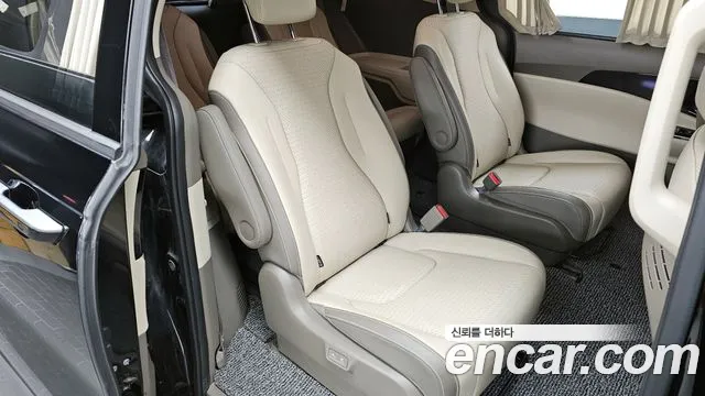 2023 Kia Carnival 4Generation 9-Seater Hi-Limousine Sold VIN KNANE81BBPS217352 – interior seats