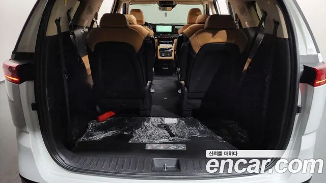2023 Kia Carnival 4Generation 9-Seater Signature Sold VIN KNANE81BBPS285923 – interior seats