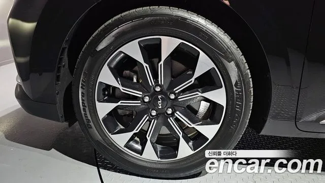 2023 Kia Carnival 4th Gen 9-Seater Signature VIN KNANE81BBPS327592