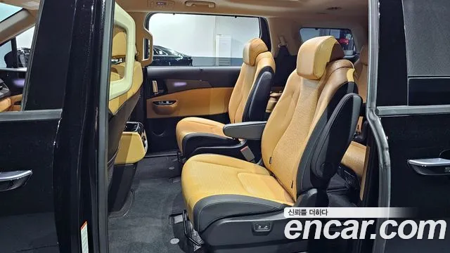 2023 Kia Carnival 4th Gen 9-Seater Signature Sold VIN KNANE81BBPS327592 – interior seats