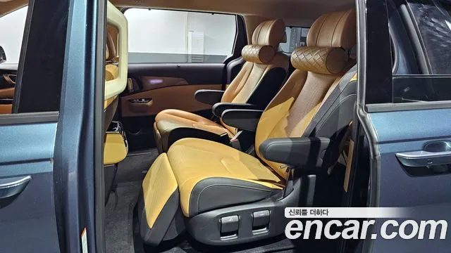 2023 Kia Carnival 4th Gen 7-Seater Signature Sold VIN KNANE81BBPS338829 – trunk area