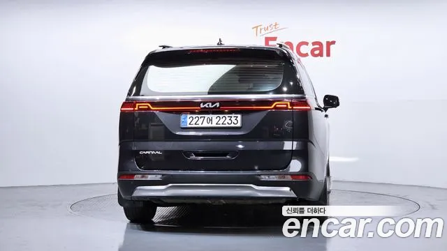 2023 Kia Carnival 4Generation 9-Seater Signature Sold VIN KNANE81BBPS373630 – exterior detail