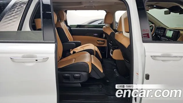 2023 Kia Carnival 4Generation 7-Seater Signature Sold VIN KNANE81BBPS386523 – interior seats 2023 Kia Carnival 4Generation 7-Seater Signature Sold VIN KNANE81BBPS386523 – interior seats