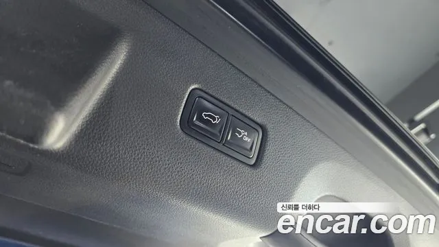 2023 Kia Carnival 4th Gen 9-Seater Signature Sold VIN KNANE81BBPS388285 – interior seats