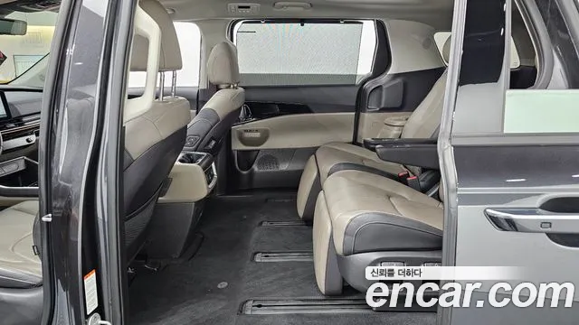 2024 Kia The New Carnival 4th Gen 7-Seater Signature Sold VIN KNANE81BBRS403560 – trunk area