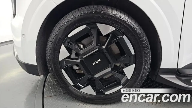 2024 Kia The New Carnival 4th Gen 9-Seater Hi Limousine Sold VIN KNANE81BBRS418315 – trunk area