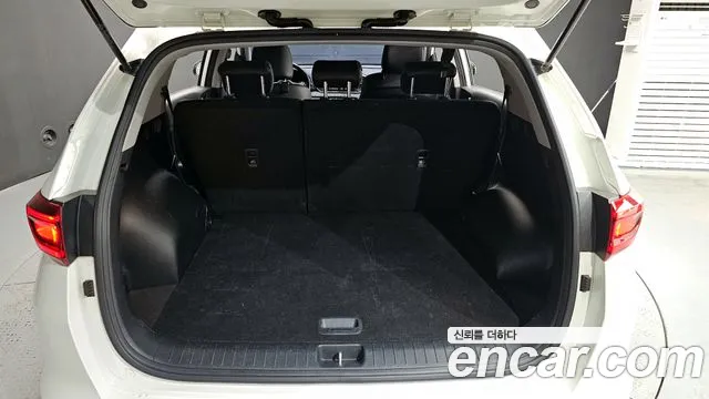 2022 Kia Sportage The Bold Diesel 1.6 2WD Sold VIN KNAP6812GNK984008 – interior seats 2022 Kia Sportage The Bold Diesel 1.6 2WD Sold VIN KNAP6812GNK984008 – interior seats