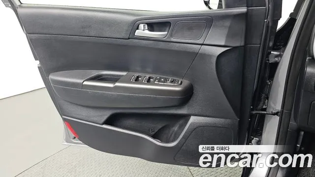 2022 Kia Sportage The Bold Diesel 1.6 2WD Sold VIN KNAP6812GNK988240 – interior seats 2022 Kia Sportage The Bold Diesel 1.6 2WD Sold VIN KNAP6812GNK988240 – interior seats