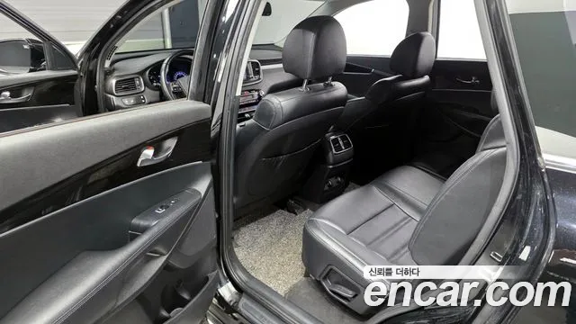 2019 Kia The New Sorento Diesel 2.2 2WD Sold VIN KNAPG81BBKA550986 – interior seats