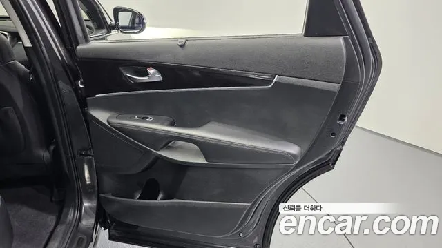 2018 Kia The New Sorento Diesel 2.0 2WD Sold VIN KNAPH81ABJA459972 – trunk area 2018 Kia The New Sorento Diesel 2.0 2WD Sold VIN KNAPH81ABJA459972 – trunk area