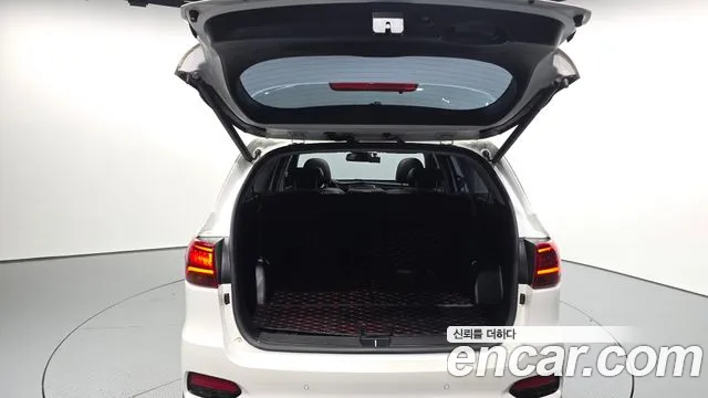 2020 Kia The New Sorento Diesel 2.2 2WD Sold VIN KNAPK81BBLA566044 – trunk area