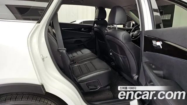 2019 Kia The New Sorento Diesel 2.0 2WD Sold VIN KNAPS81ABKA488093 – trunk area