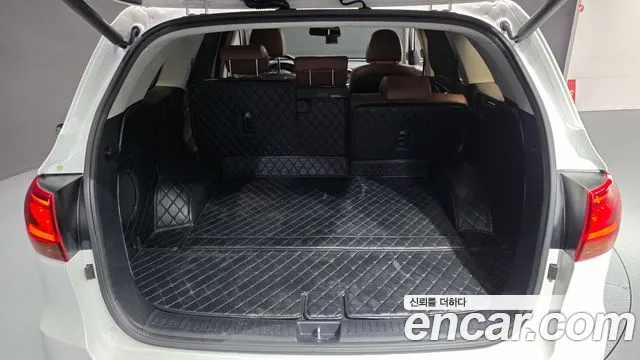 2018 Kia The New Sorento Diesel 2.2 2WD Sold VIN KNAPS81BBJA398647 – trunk area 2018 Kia The New Sorento Diesel 2.2 2WD Sold VIN KNAPS81BBJA398647 – trunk area