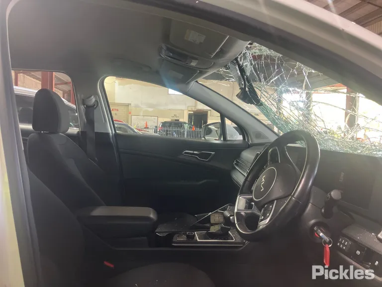 2023 Kia Sportage Used VIN KNAPU81DMP7126184 – side profile