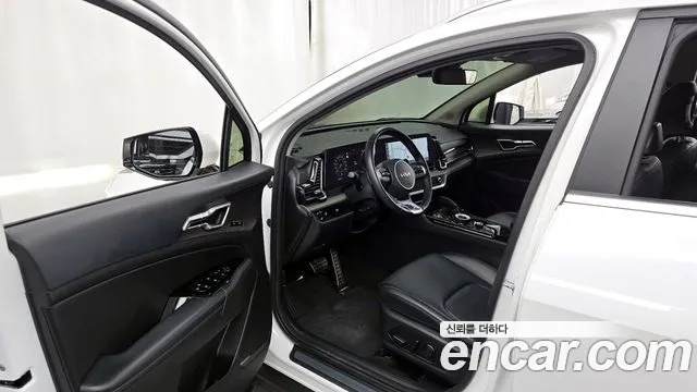 2024 Kia Sportage 5th Gen Gasoline 1.6 Turbo 2WD Sold VIN KNAPV81BGRK237809 – front exterior 2024 Kia Sportage 5th Gen Gasoline 1.6 Turbo 2WD Sold VIN KNAPV81BGRK237809 – front exterior