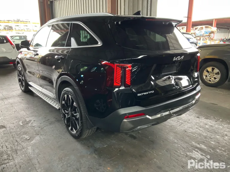 2024 Kia Sorento Damaged VIN KNARH81BWR5276929 – side profile