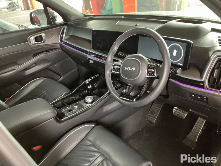 2024 Kia Sorento Damaged VIN KNARH81BWR5276929 – exterior detail