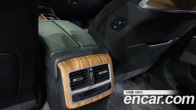 2022 Kia The New K9 2nd Gen 3.8 GDI Sold VIN KNAS1418BNS040404 – interior seats 2022 Kia The New K9 2nd Gen 3.8 GDI Sold VIN KNAS1418BNS040404 – interior seats