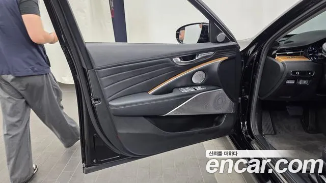 2022 Kia The New K9 2nd Gen 3.8 GDI AWD Sold VIN KNAS2418DNS042603 – interior seats