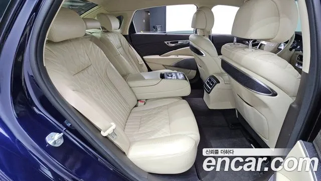 2022 Kia The New K9 2nd Gen 3.8 GDI AWD Sold VIN KNAS2418DNS043475 – interior seats