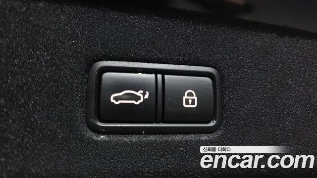 2019 Kia The K9 3.8 GDI AWD Sold VIN KNAS3418DKS015101 – rear exterior 2019 Kia The K9 3.8 GDI AWD Sold VIN KNAS3418DKS015101 – rear exterior