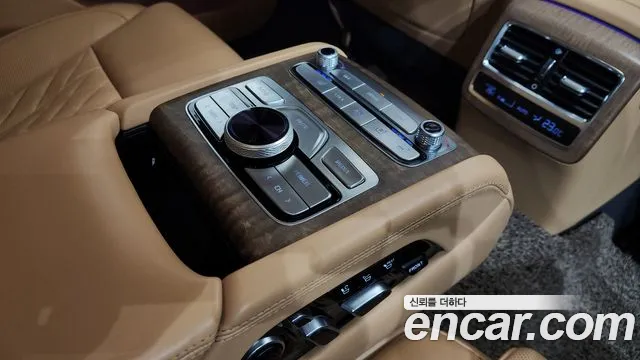 2022 Kia The New K9 2nd Gen 3.8 GDI AWD Sold VIN KNAS5418DNS039160 – exterior detail 2022 Kia The New K9 2nd Gen 3.8 GDI AWD Sold VIN KNAS5418DNS039160 – exterior detail