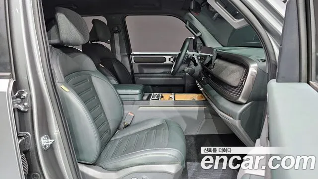 2026 Kia Tasman 2.5T Gasoline 4WD Sold VIN KNCSCY7BDTA001490 – interior seats 2026 Kia Tasman 2.5T Gasoline 4WD Sold VIN KNCSCY7BDTA001490 – interior seats