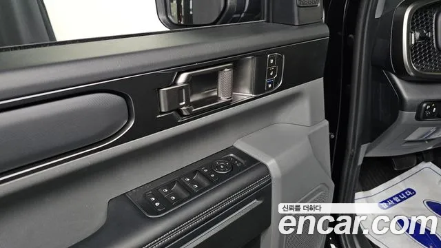 2026 Kia Tasman 2.5T Gasoline 4WD Sold VIN KNCSFY7BDTA022780 – interior seats