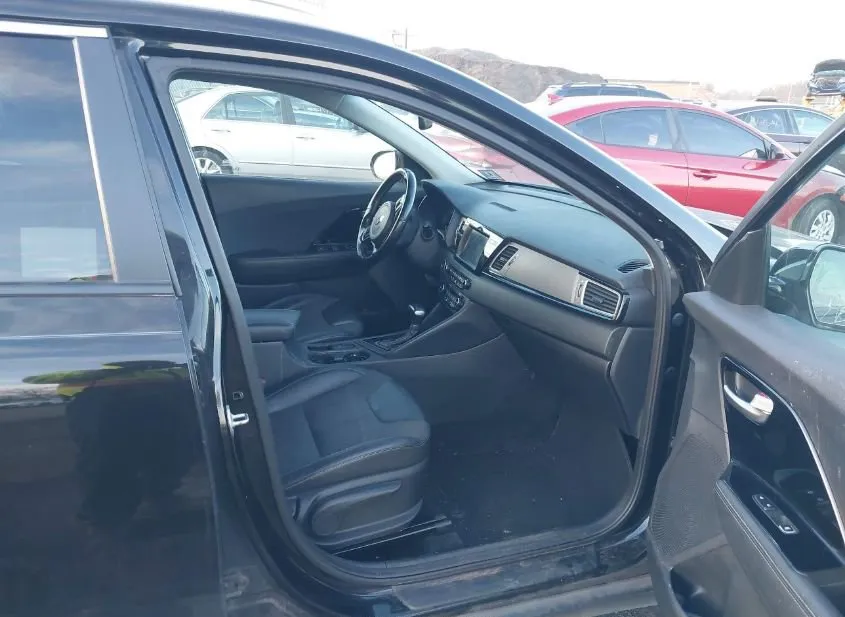 2018 KIA Niro Used VIN KNDCC3LCXJ5162301 – interior seats