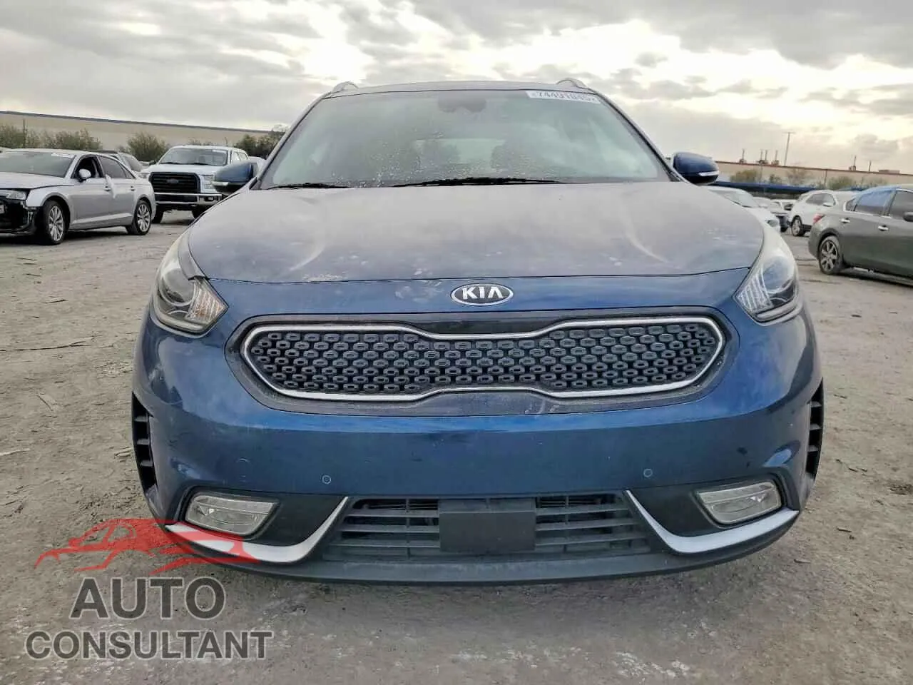 2019 KIA NIRO Damaged VIN KNDCE3LC1K5224230 – interior seats