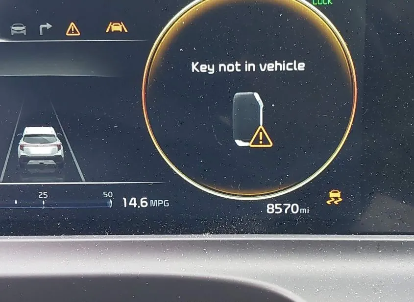 2024 KIA Seltos Used VIN KNDETCA73R7556365 – side profile