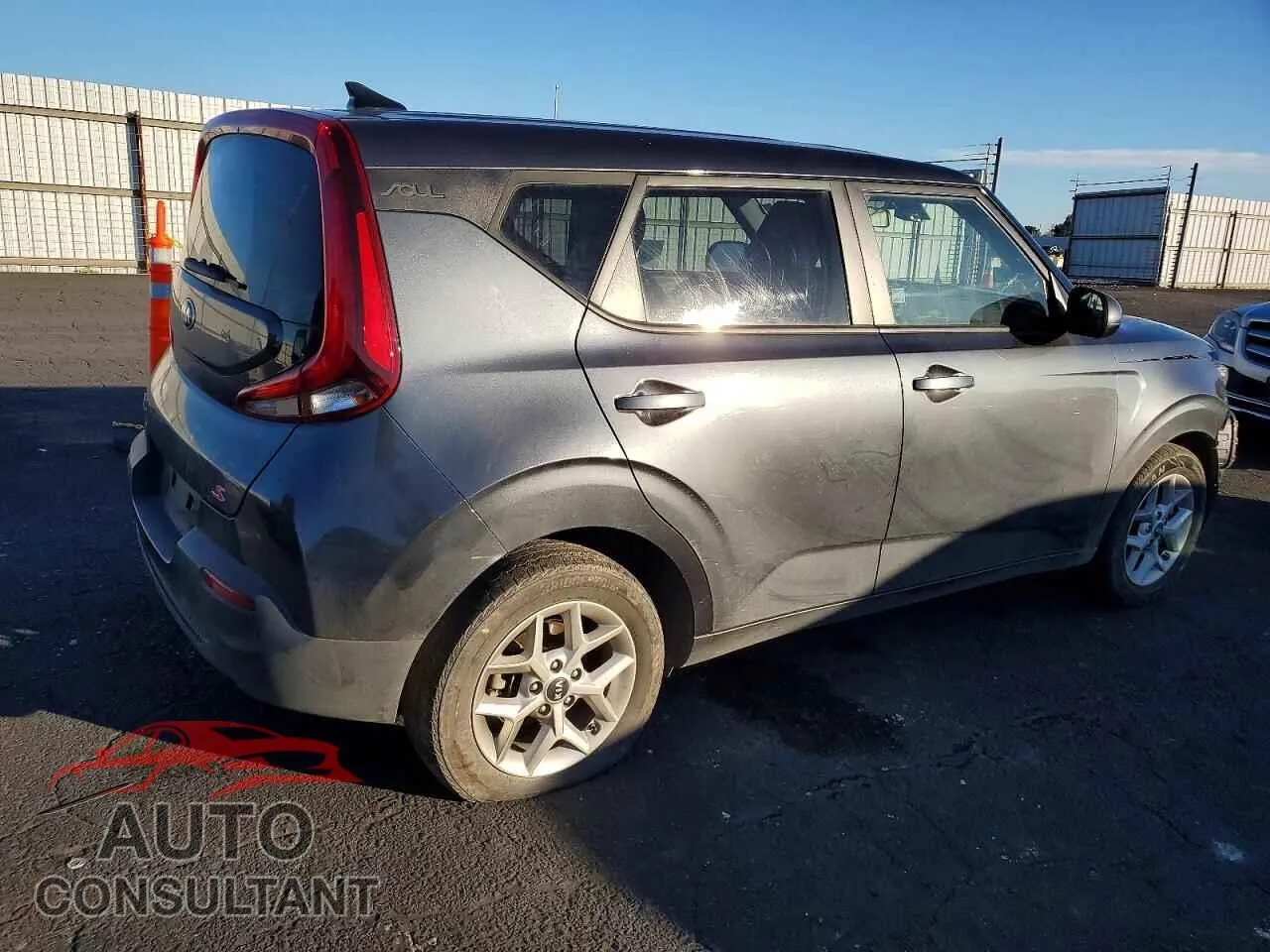 2021 KIA SOUL Damaged VIN KNDJ23AU6M7754759 – side profile