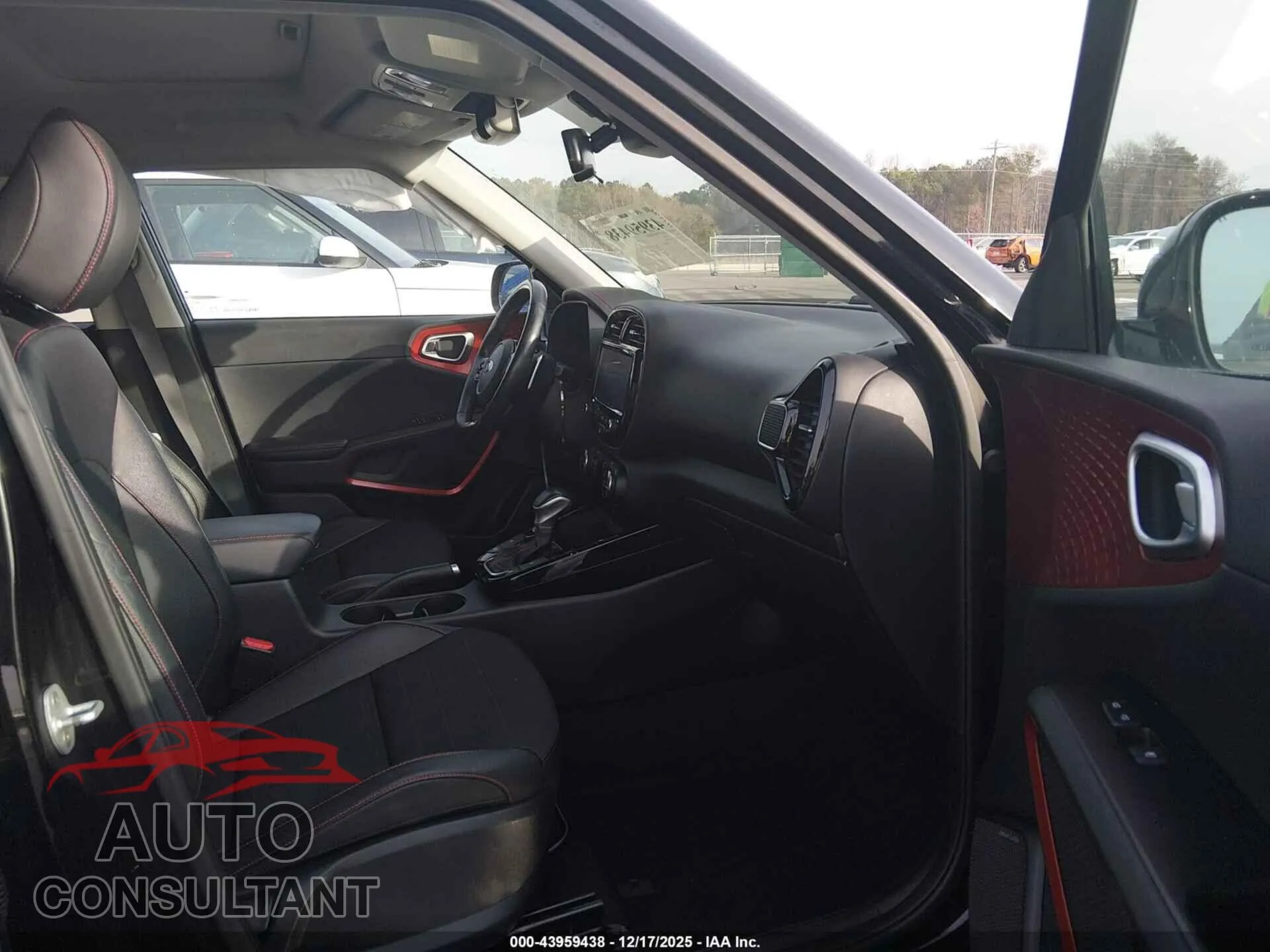 2020 KIA SOUL Damaged VIN KNDJ53AF4L7709438 – interior seats