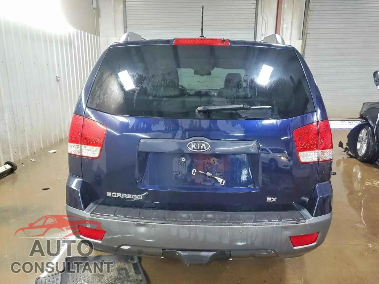 2009 KIA BORREGO Damaged VIN KNDJH741195017253 – engine bay 2009 KIA BORREGO Damaged VIN KNDJH741195017253 – engine bay