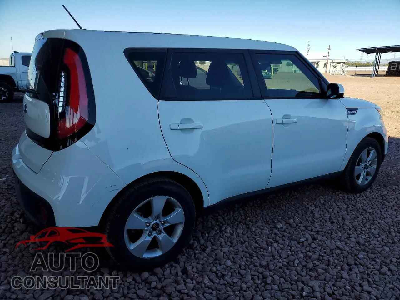 2018 KIA SOUL Damaged VIN KNDJN2A25J7892871 – side profile